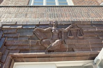 Freiberg: Mann nach Randale und Todesdrohung zu Haftstrafe verurteilt - Das Landgericht Chemnitz hat einen 46-jährigen Mann nach Randale und Todesdrohung verurteilt.