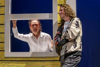 Freiberg: Musicalprofi Susanne Engelhardt steht seit 40 Jahren auf der Bühne - Susanne Engelhardt und Yannik Gräf bei einer Probe zum Musical „Fast Normal“, das am Samstag Premiere in Freiberg hat.