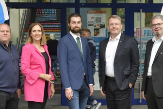 Stellten sich im Wahlforum zur OB-Wahl den Fragen, von links: Peter Errmann (parteilos), Anke Martin-Heede (parteilos), Johannes Brink (Bündnis 90/Die Grünen), Amtsinhaber Sven Krüger (parteilos), sowie Marko Winter (AfD).