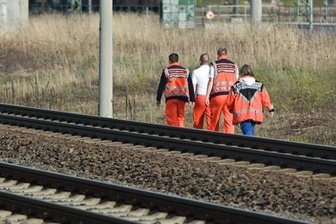 Freiberg: Person von Zug erfasst - Bahnstrecke nach Vollsperrung wieder offen - 