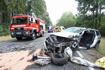 Freiberg: Pkw prallt gegen Laster - 48-Jähriger schwer verletzt -