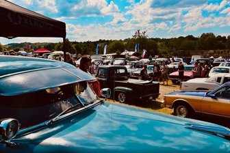 Freiberg, Rochlitz, Frankenberg: Oldtimerfans haben die Qual der Wahl - Das US-Car-Meeting vom 5. bis 7. Juni an der Pappelallee im Freiberger Stadtteil Zug gehört mit bis zu 1000 Fahrzeugen zu den größten Treffen seiner Art in Mitteldeutschland.