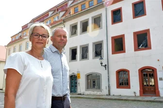 Freiberg: Service-Wohnanlage „Zur Bleibe“ kann voraussichtlich erst Ende 2024 bezogen werden - Simone und Eckehard Schab werden die Service-Wohnanlage „Zur Bleibe“ am Freiberger Untermarkt wohl erst Ende nächsten Jahres in Betrieb nehmen können. Die Hauptbaufirma befindet sich in einem Insolvenzverfahren.