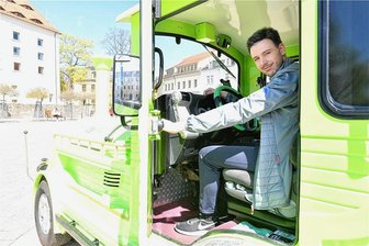 Freiberg: Silberstadtbahn setzt zum Bergstadtfest aus - Die Silberstadtbahn in Freiberg – hier mit Chauffeur Tim Grunewald – macht zum Bergstadtfest eine Pause.