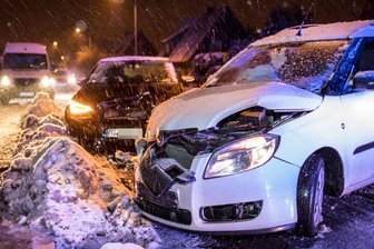 Freiberg: Skoda gerät in Gegenverkehr - zwei Verletzte -