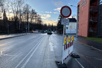 Freiberg: Teilfreigabe der Beethovenstraße steht bevor - Auf der Beethovenstraße in Freiberg laufen vor dem Tivoli-Parkhaus die letzten Arbeiten.