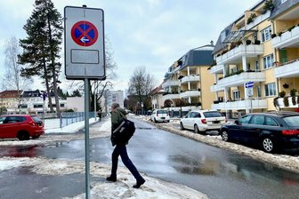 Freiberg: Teilweises Halteverbot an der Dr.-Külz-Straße - Halteverbot gilt derzeit auf der linken Seite der Külzstraße in Freiberg.