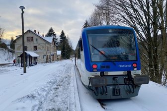 Freiberg: Traumfahrt mit der Bahn nach Holzhau - Mit der Bahn zum Wintersport nach Holzhau? Da ist schon die Fahrt ein Vergnügen.