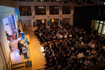 Freiberg: TU Bergakademie begrüßt 1500 Erstsemester - Die feierliche Immatrikulation fand in der Alten Mensa statt.