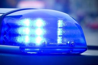 Freiberg: Unbekannte schlagen auf 17-Jährigen ein -