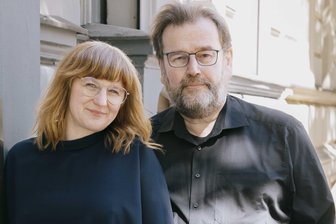 Freiberg: Verbrecher Verlag stellt sich im Taschenbuchladen vor - Verlagsgründer Jörg Sundermeier und Mitverlegerin Kristine Listau sind in Freiberg zu Gast.