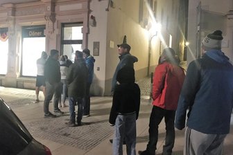 Freiberg: Warum Freiberger an Dönerladen Schlange stehen - Wofür standen Freiberger am Mittwochabend Schlange?