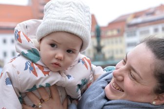 Freiberg: Wie die im Januar 2026 geborenen Babys heißen - Xhemile Kushta aus Freiberg nannte ihre inzwischen neun Monate alte Tochter Hanna.
