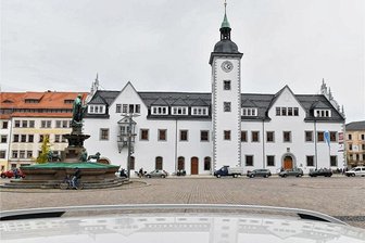 Freiberg will das große MDR Jump-Osterfeuer - Auf dem Obermarkt könnten am 8. April hochkarätige Künstler auftreten.