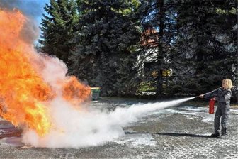 Freiberg wird Zentrum von Brandversuchen in Europa - Heiß her geht auf dem Betriebsgelände der MPA Freiberg. Die Brandschutz‐Spezialisten testen Löschgeräte, bevor sie eine Zulassung erhalten. 