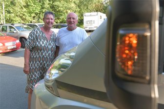 Freiberg: Wohnmobilstellplatz am Jo-Bad steht hoch im Kurs - Auf dem Wohnmobilstellplatz am Johannisbad in Freiberg machen Anita und Klaus aus Würzburg Station. Sie ärgern sich über Autos, die auf der Camperfläche parken: „Wir zahlen 13,50 Euro die Nacht, die Falschparker tun das kostenfrei.“