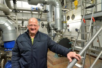 Freiberger Abwasserbeseitigung: 7 Millionen Euro für neue Kanäle und die Zentralkläranlage - Uwe Graner - hier im Pumpenkeller der Zentralkläranlage - leitet die Freiberger Abwasserbeseitigung.