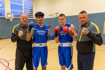 Freiberger Box-Duo macht kurzen Prozess - Starkes Team: Gerd Mecke, Arsalan Anderabi, Aiken Kripa und und David Goldbach vom SV Pama Freiberg.