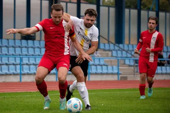 Freiberger Co-Trainer kurz vor dem Saisonstart: „Das ist maximal ungünstig“ - Im jüngsten Testspiel trennte sich das BSC-Team mit Lukas Böhme (M.) von der TSV Nattheim (Bezirksliga Ostwürttemberg) 1:1 unentschieden.