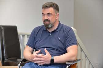 Freiberger Intendant: „Ich sehe es problematisch, wenn Theaterleiter die moralische Keule schwingen“ - Intendat Sergio Raonic Lukovic vom Mittelsächsischen Theater in Freiberg freut sich auf die neue Spielzeit.