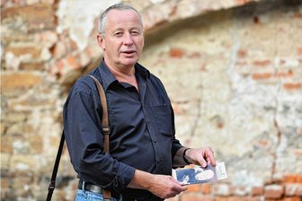 Freiberger Schauspieler inszeniert am Hoftheater in Dresden - Der Freiberger Theaterschauspieler Andreas Pannach inszeniert in Hoppes Hoftheater in Dresden die Komödie "(Un)Happy End". Am Donnerstagabend ist Premiere.