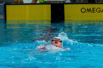 Freiberger Schwimmteam glänzt beim Silbererz-Meeting - Starker Auftritt: Florentine Schmidt (SSV Freiberg) gewann im Finale über 100 m Lagen ihrer Altersklasse Silber.