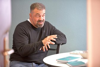 Freiberger Theater: Personalkarussell dreht sich - Intendant Sergio Raonic Lukovic kündigt für das Mittelsächsische Theater in Freiberg und Döbeln Personalveränderungen an.