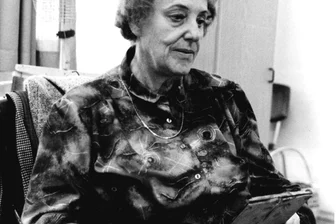 Freiberger Theaterlegende Margot Siebenhaar stirbt mit 96 Jahren in Amberg - Margot Siebenhaar verstarb am 22. Februar. Das Bild zeigt sie 1992 am Theater.