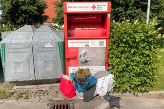 Freibergs Kleidercontainer werden zur Müllfalle – DRK schlägt Alarm - Am 9. Juni bot sich am Kleidercontainer-Standort Meißner Ring/Am Mühlgraben in Freiberg ein trauriges Bild.