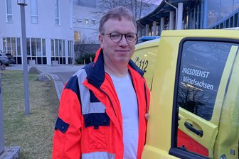 Freibergs Notaufnahme bereitet sich auf Silvesterchaos vor - Chefarzt Dr. Ralf Walper vom Kreiskrankenhaus Freiberg warnt vor leichtsinnigem Umgang mit Feuerwerkskörpern und übermäßigem Alkoholgenuss.