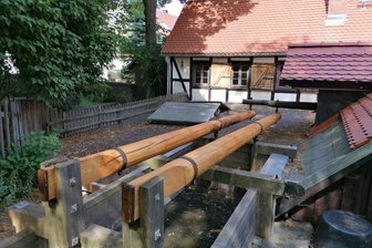 Freibergsdorfer Hammer empfängt wieder Gäste - Die Wasserräder im Freibergsdorfer Hammer drehen sich wieder. 