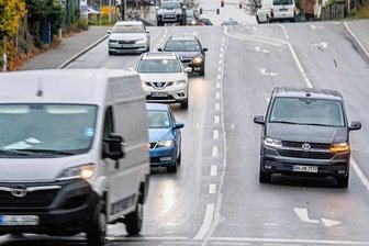 Freie Fahrt auf der Nuschke-Straße - Die Sperrschilder sind weg. Die Dr.-Otto-Nuschke-Straße in Aue ist wieder in Richtung Schwarzenberg offen. 