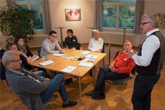 "Freie Presse" für Dialogformat geehrt - Auf Einladung der "Freien Presse" haben Chemnitzerinnen und Chemnitzer über die Lage in der Stadt nach den Ereignissen von Ende August debattiert.