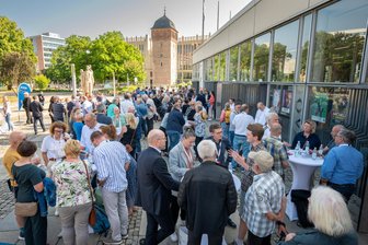 „Freie Presse“ sucht beim Stammtisch in Freiberg das Gespräch mit Lesern - Dialog zum dreitägigen Lokaljournalismus-Forum 2025 in Chemnitz: Bürger konnten zum Meinungsaustausch mit ihrer Lokalzeitung kommen und machten davon eifrig Gebrauch.