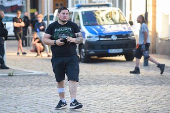 „Freie Sachsen“: Vorfall im Gemeinderat Erlau - Stefan Trautmann, aktuell Direktkandidat der rechtsextremen „Freien Sachsen“ zur Landtagswahl sowie Stadtrat in Döbeln bei einer Corona-Demonstration im Juni 2021 in Döbeln.