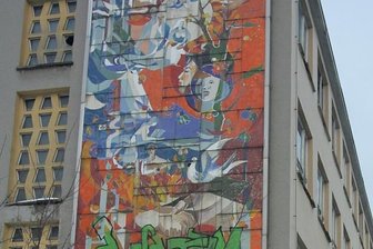 Freie Wand für Lauterer Mosaik gesucht - Das Wandbild an den ehemaligen Schwerter-Emaillierwerk Lauter wird im Depot des Industriemuseums Chemnitz aufbewahrt. 