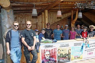 Freiraum Kultur startet wieder durch - Frank und Stephan Drese (von links) freuen sich mit ihren Mitstreitern vom Verein "Freiraum Kultur" auf das Sommerprogramm.
