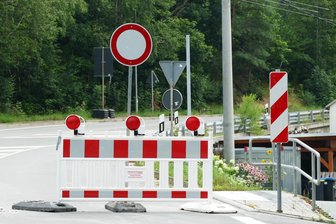 Freistaat Sachsen macht überraschende Ankündigung: Sperrung der B 174 wird schon am Montag aufgehoben - Die Bundesstraße 174 ist aktuell zwischen Ortslage Hohndorf und der Börnichener Straße (S 227) gesperrt. Das soll sich schnell ändern.