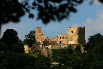 Freistaat Sachsen übergibt Burgruine an die Stadt Frauenstein -