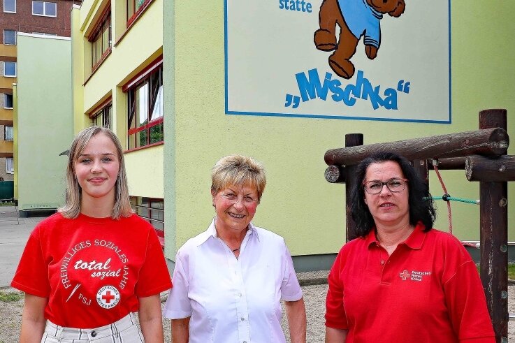 Freiwilliges Soziales Jahr wird Erfolgsgeschichte - Liska Türpe, Elke Lippold und Annette Schmidt (v. l.) haben alle Erfahrungen mit dem Jugendfreiwilligendienst gesammelt. 
