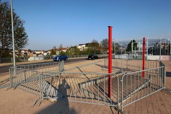 Freizeitanlage in Meerane: Warum der Seecontainer demontiert ist - Dort, wo sich bisher der Container befand, sollen zwei Bänke aufgestellt werden.
