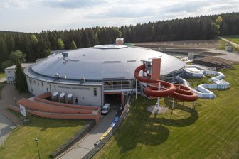 Freizeitbad im Erzgebirge schließt für Wartungsarbeiten: Was Besucher wissen müssen - Das Freizeitbad Greifensteine bei Geyer schließt ab Montag für Wartungsarbeiten.
