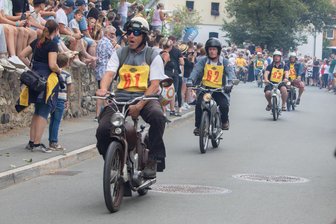 Freizeittipps für das Wochenende im Vogtland: Simson- und Trucker-Treffen, Boxen und Freibadfeste - Spektakel in Kürbitz: Am Wochenende steht das beliebte Simson-Treffen mit der Traditionsrundfahrt auf dem Programm.