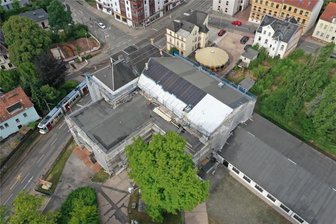 Freizeitzentrum Zwickau-Marienthal: Der Einbau einer Solaranlage ist plötzlich doch möglich - Auf dem Hauptgebäude des Freizeitzentrums Marienthal soll nun doch der Einbau einer Solaranlage möglich sein.