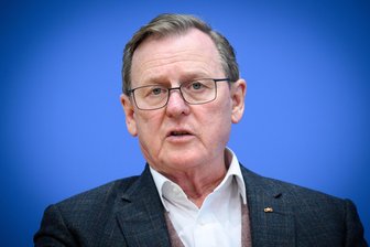 Fremdeln Ostdeutsche mit Schwarz-Rot-Gold? Ramelow für neue deutsche Flagge und Hymne - Bodo Ramelow schob bereits 2019 eine Debatte über die deutsche Nationalhymne an – Die verlief aber im Sand.