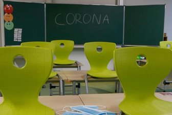 Freude über Öffnung von Mittelsachsens Schulen - Mittelsachsens Schulen dürfen die Stühle wieder auf den Boden stellen, Schüler dürfen wieder in die Klassenräume zurückkehren. Denn mit Dienstag lag die Sieben-Tage-Inzidenz seit fünf Werktagen unter 165.