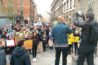 Fridays for Future-Demo: Rund 150 Teilnehmer ziehen durch Plauen - 