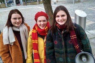 Fridays for Future in Plauen: "Wir bleiben laut" - Engagieren sich in Plauen in der Klimaschutz-Bewegung Fridays for Future (von links): Lea-Sophie Gauglitz, Jelena Wardezki und Kristin Franke