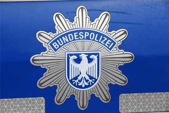 Friedebach: Bundespolizei stellt fünf Syrer ohne Papiere - Bundespolizisten haben in Friedebach syrische Staatsangehörige ohne Papiere festgestellt.