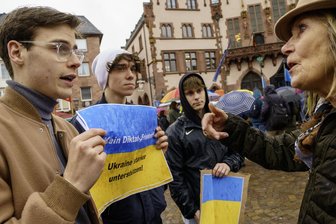 Friedensaktion Plauen-Vogtland plant ersten Ostermarsch: „Lasst uns gemeinsam ein Zeichen setzen für den Frieden in Europa“ - Teilnehmer der Ostermärsche 2024 in Hessen forderten die stärkere Unterstützung der Ukraine.